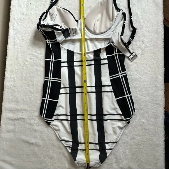 Athleta Black and White Plaid One Piece Underwire Swimsuit 34 B/C Tall - Picture 7 of 10